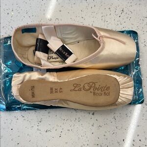 Wear Moi La Pointe Pointe Shoes